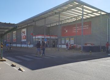 portugal/beira-litoral/landmark/continente-modelo-abrantes