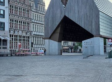 belgium/ghent/historic-center/landmark/stadshal-city-pavilion