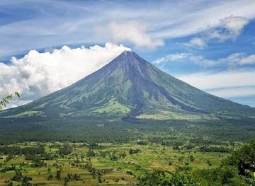 philippines/mt-mayon/landmark/mayon-volcano-crater