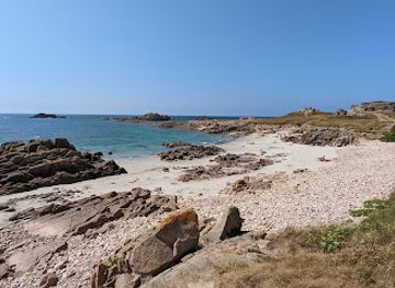 guernsey/perelle-bay/landmark/grandes-rocques-beach