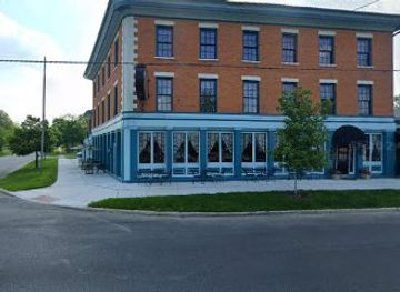 ohio/lake-erie-islands/landmark/governor-s-inn