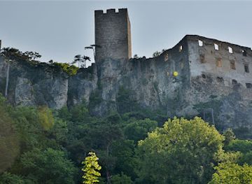 austria/vienna-woods/landmark/burgruine-rauhenstein