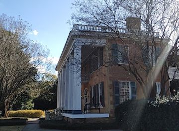 alabama/coosa-valley/landmark/battle-friedman-house-gardens