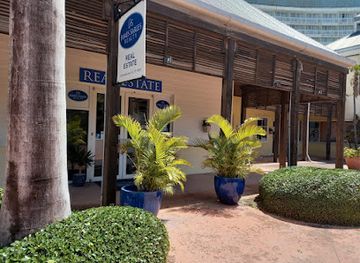 the-bahamas/lucaya/landmark/james-sarles-realty