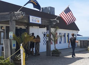 new-york/montauk/landmark/navy-beach-restaurant-montauk-seafood-restaurant