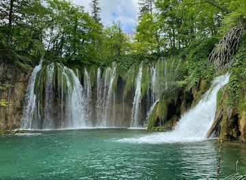 croatia/plitvice-lakes-national-park/landmark/nationalparks-plitvicer-seen-eingang-1
