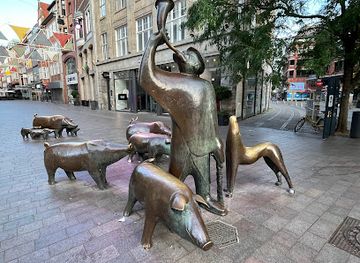 germany/bremen/landmark/shepherd-with-pigs