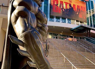 california/burbank/landmark/batman-hush-statue
