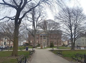 rhode-island/trustom-pond-national-wildlife-refuge/landmark/colony-house-former-state-house