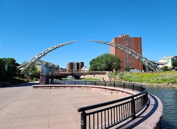 south-dakota/sioux-falls/falls-park/landmark/arc-of-dreams