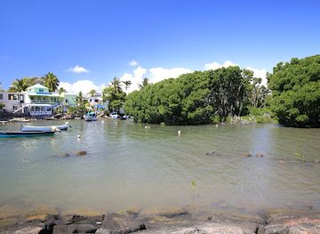 mauritius/blue-bay/landmark/paul-and-virginie-monument