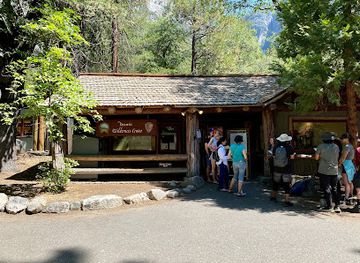 california/yosemite-village/landmark/yosemite-wilderness-center