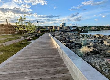 minnesota/duluth/landmark/lakewalk