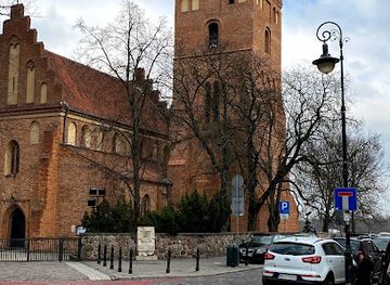 poland/warsaw/nowe-miasto/landmark/maria-sklodowska-curie-monument