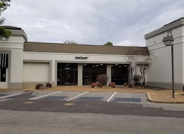 tennessee/germantown/landmark/germantown-village-square