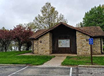 iowa/little-switzerland/landmark/whitebreast-park-lake-red-rock