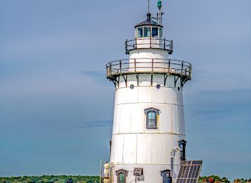 connecticut/middlesex-county/landmark/saybrook-breakwater-lighthouse