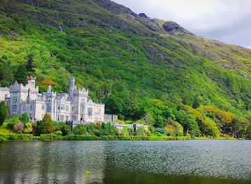 ireland/county-galway/landmark/connemara-national-park-visitor-centre