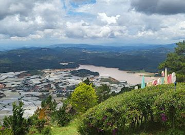 vietnam/dalat/langbiang-mountain/landmark/langbiang-view-point