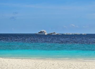 maldives/alimatha-island/landmark/dhiggiri-shark-point