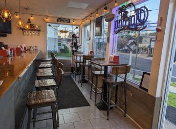 connecticut/meriden/landmark/one-eyed-willy-s-seafood-shack