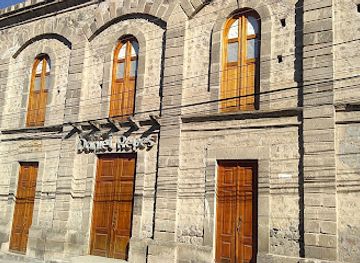 ecuador/ibarra/landmark/centro-cultural-daniel-reyes