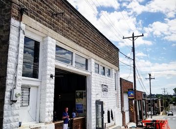 north-carolina/hendersonville/landmark/oklawaha-brewing-company