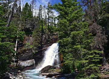 montana/glacier-national-park/landmark/baring-falls