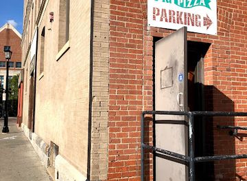 connecticut/waterbury/landmark/domenick-pia-downtown-pizzeria