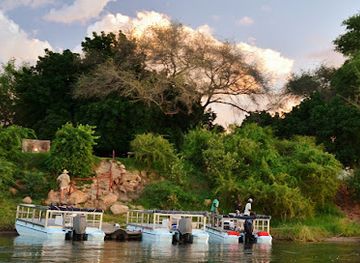 zambia/chirundu-valley/landmark/jecha-point-fishing-lodge