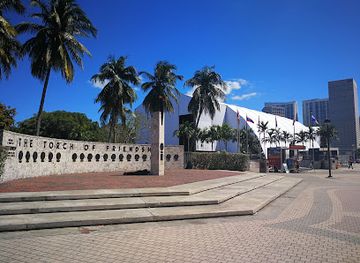 florida/miami/landmark/torch-of-friendship