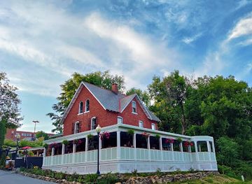 new-york/saratoga-springs/landmark/the-mouzon-house