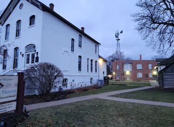 illinois/arlington-heights/landmark/muller-house