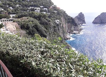 italy/capri/landmark/chiesa-di-san-michele-alla-croce