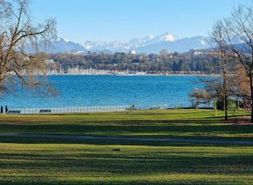 switzerland/lake-geneva-region/landmark/parc-de-la-perle-du-lac