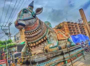 india/madurai/landmark/nandhi-statue