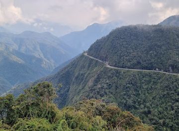 bolivia/yungas-road/landmark/mountain-bike-trail