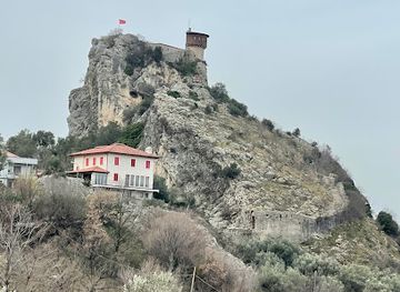 albania/central-albania/landmark/petrela-castle