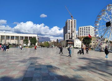 albania/tirana/skanderbeg-square/landmark/piazza-principale