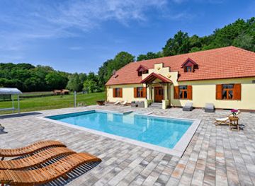 croatia/zagorje/landmark/historic-county-house-zagorje