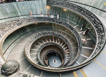 vatican-city/vatican-necropolis/landmark/scala-elicoidale-momo