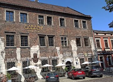 poland/krakow/kazimierz/landmark/jan-karski-monument