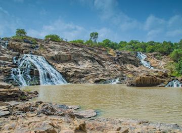 nigeria/north-central/landmark/gurara-waterfalls