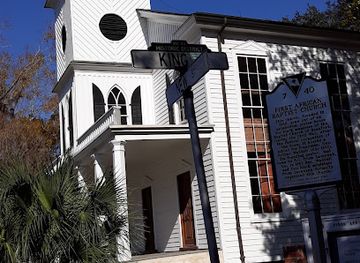 south-carolina/beaufort/landmark/chocolate-tree