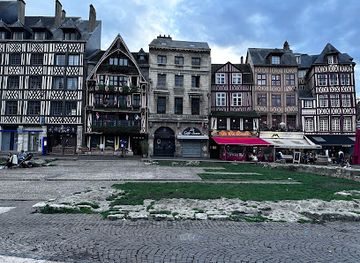 france/rouen/vieux-rouen/landmark/le-bucher-de-jeanne-d-arc