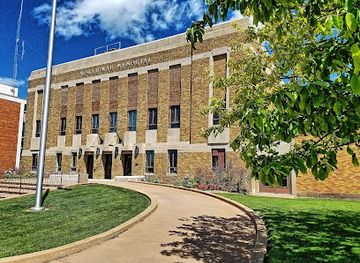 north-dakota/devils-lake/landmark/memorial-building