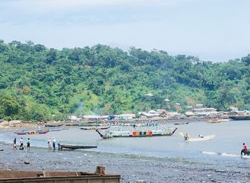 cameroon/limbe-beach/landmark/boucareau