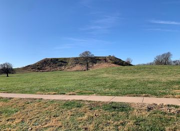 illinois/illinois-ozarks/landmark/cahokia-mounds-museum-society