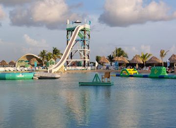 belize/belize-city/queen-s-square/landmark/old-belize