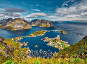 norway/lofoten-islands/landmark/reinebringen